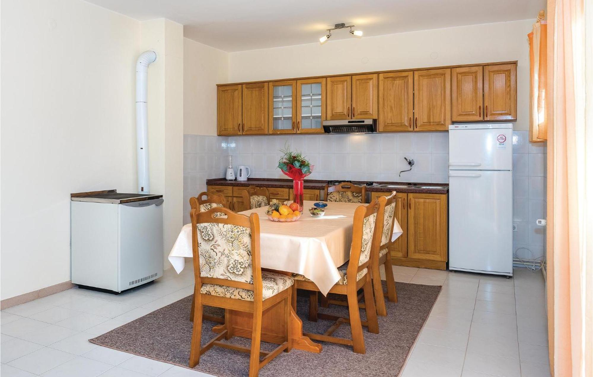 Nice Home In Lozovac With House A Panoramic View Exterior foto