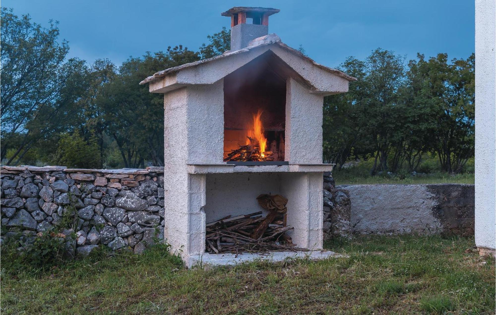 Nice Home In Lozovac With House A Panoramic View Exterior foto